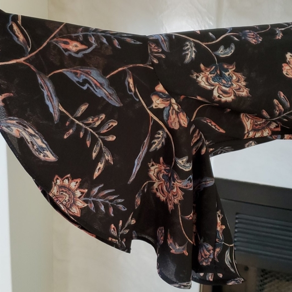 Next to new Ivanka Trump Blouse - Picture 4 of 6